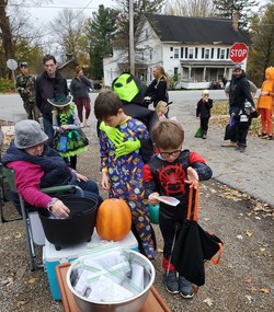 trick or treat helping kids