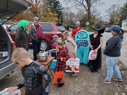 trick or treat crowd